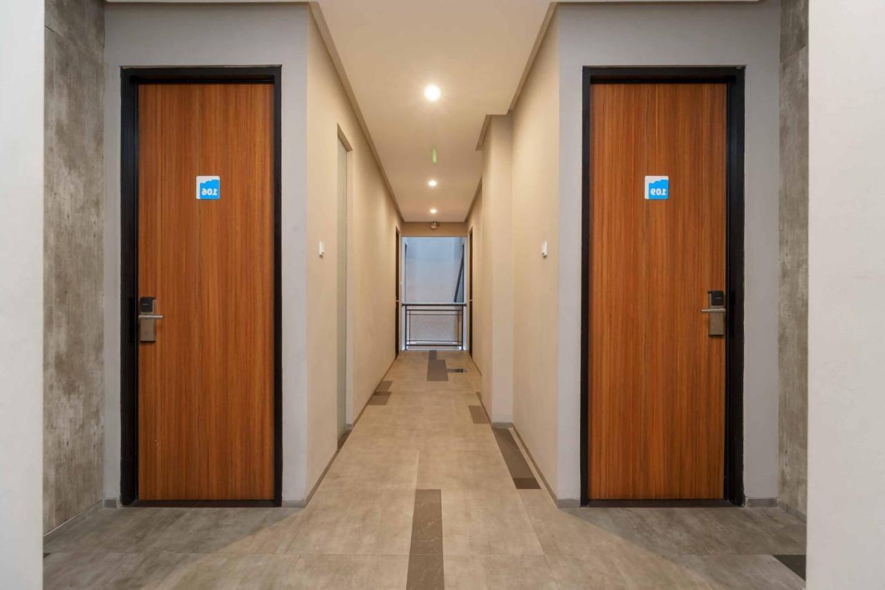 Reddoorz Plus Near Radio Dalam 3 Джакарта Екстер'єр фото